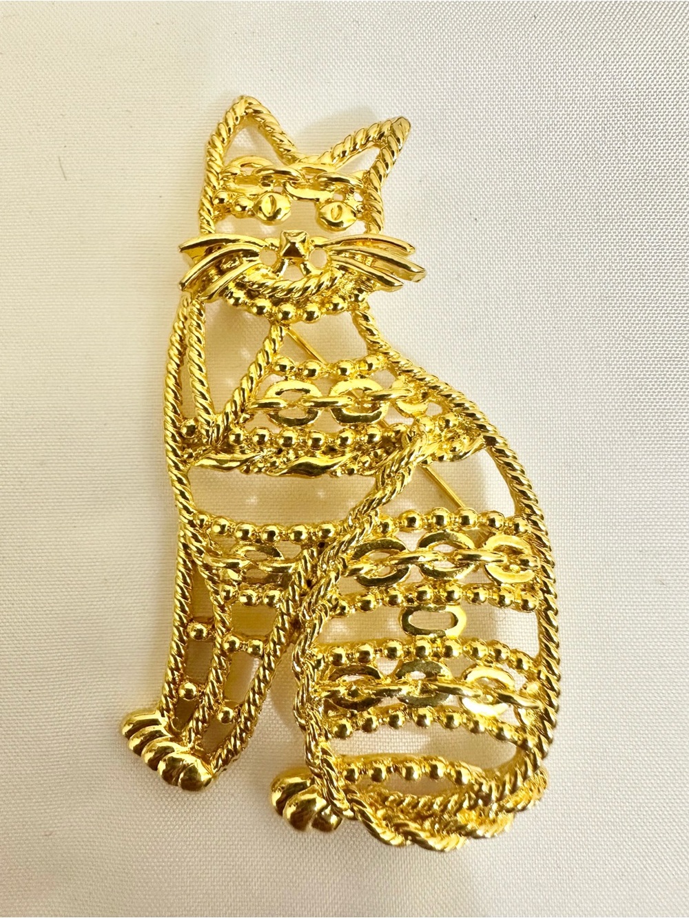 Vintage Gold Plated Cat Brooch Pin - Elegant